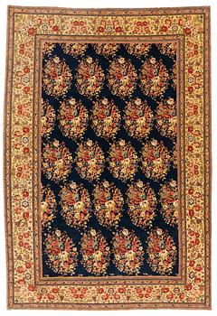 386. A semi-antique Tabriz carpet, ca 294 x 200 cm.