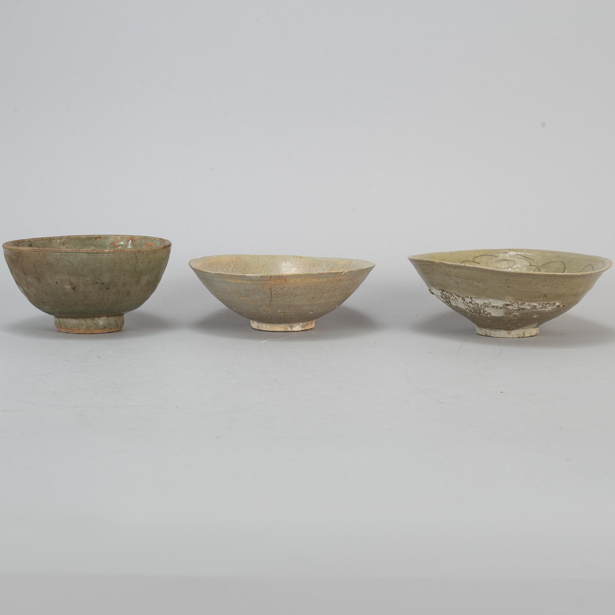 Five ceramic bowls, Yuan/Ming dynasty.