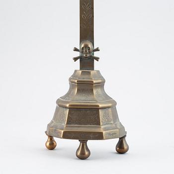 A bronze crucifix, 17th/18th century.