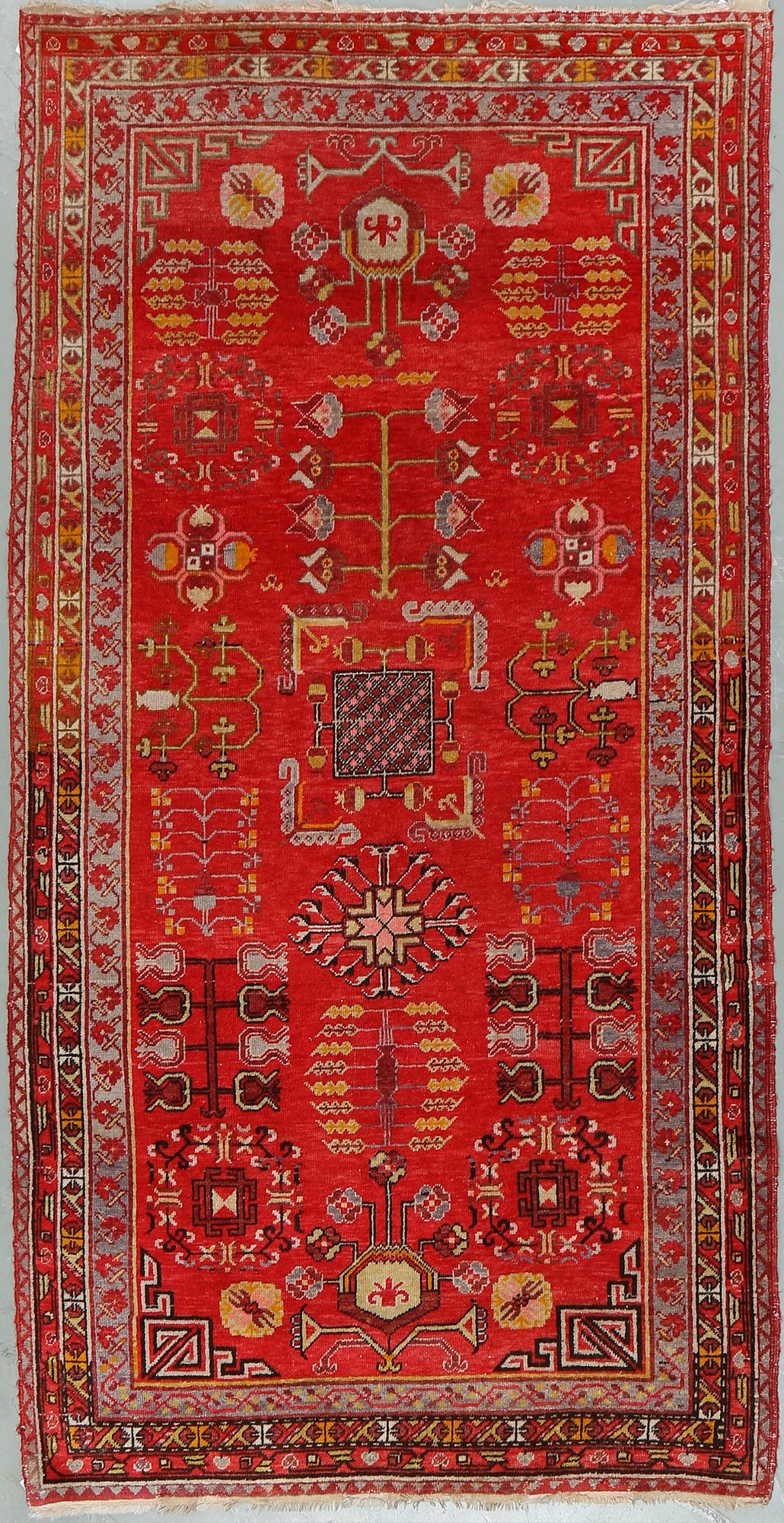 MATTA, semiantik Khotan. Ca 263,5 x 138 cm.