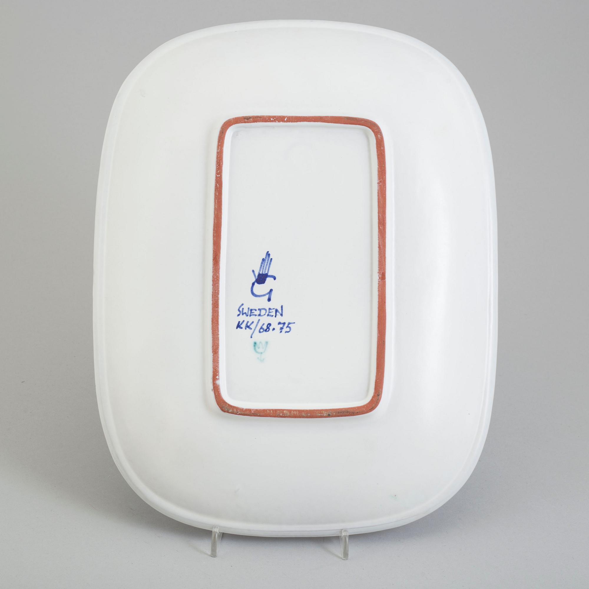 A second half of the 20th century earthenware dish by Stig Lindberg for Gustavsberg.