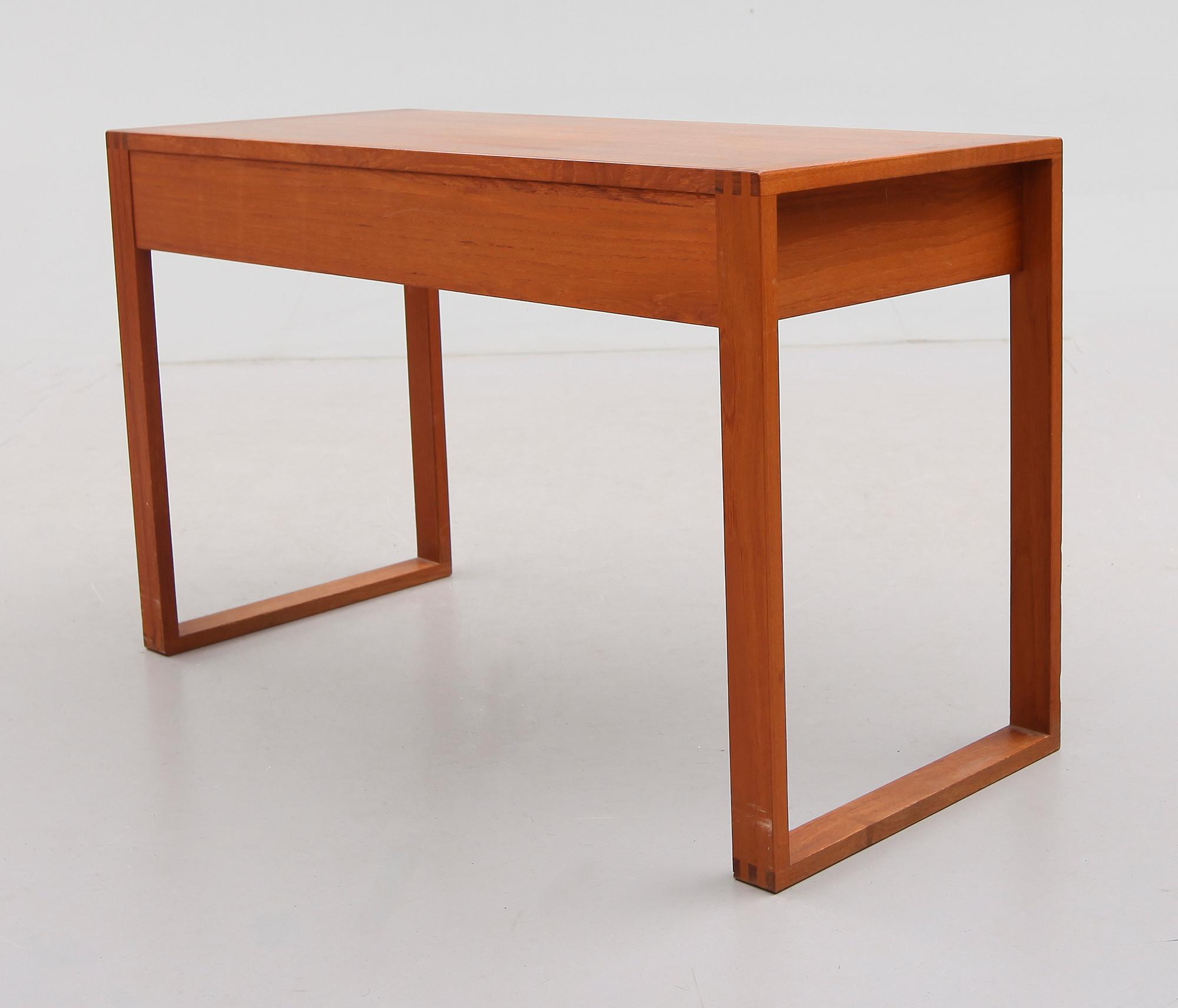 BORD, teak, 1900-talets andra hälft.