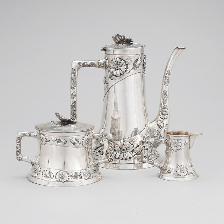 KAFFESERVIS, tre delar, silver, jugend, Lars Dahlberg Kristianstad 1906. Total vikt ca 1390 gram.