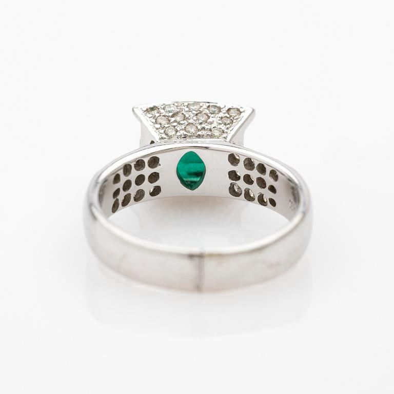 Ring, 18k gold with emerald and diamonds.