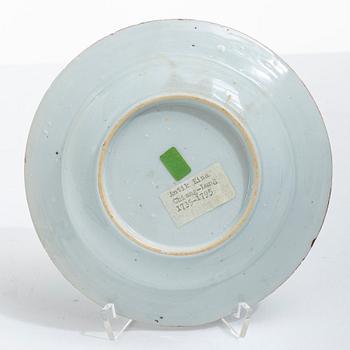 Bärtallrikar, 3 st, exportporslin, Kina, Qingdynatin 1700-tal.