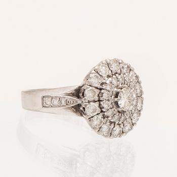 An 18K white gold ring/cocktail ring with round brilliant-cut diamonds, Petterssons Eftr Juvelerar Ab Joh Stockholm 1945.