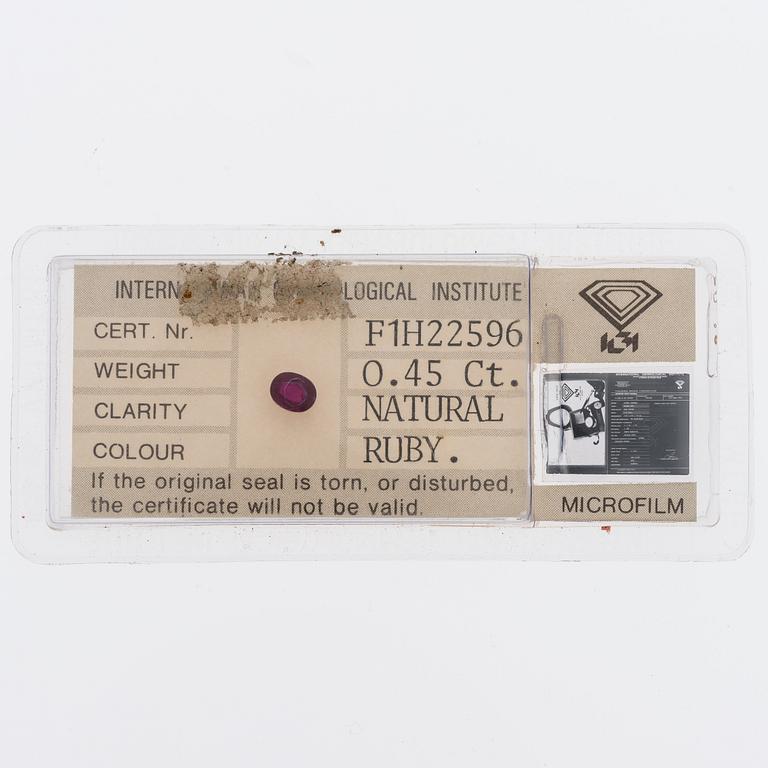 RUBIINI, ovaali viistehiottu 0,45 ct.