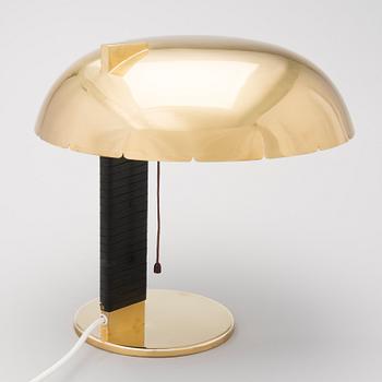 A mid 20th century '9228' table lamp for Idman Finland.