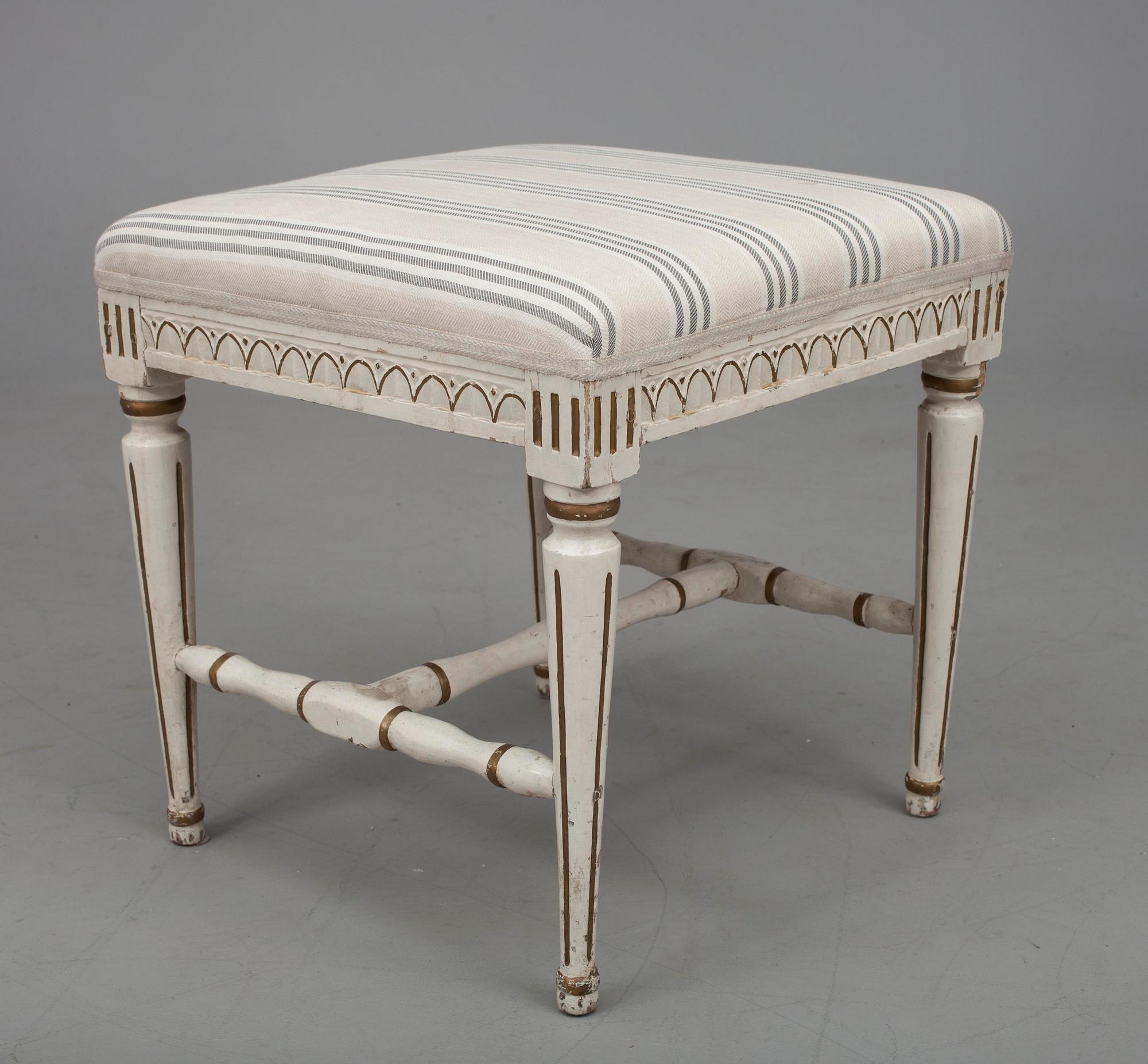 TABURETT, gustaviansk, ca 1800.