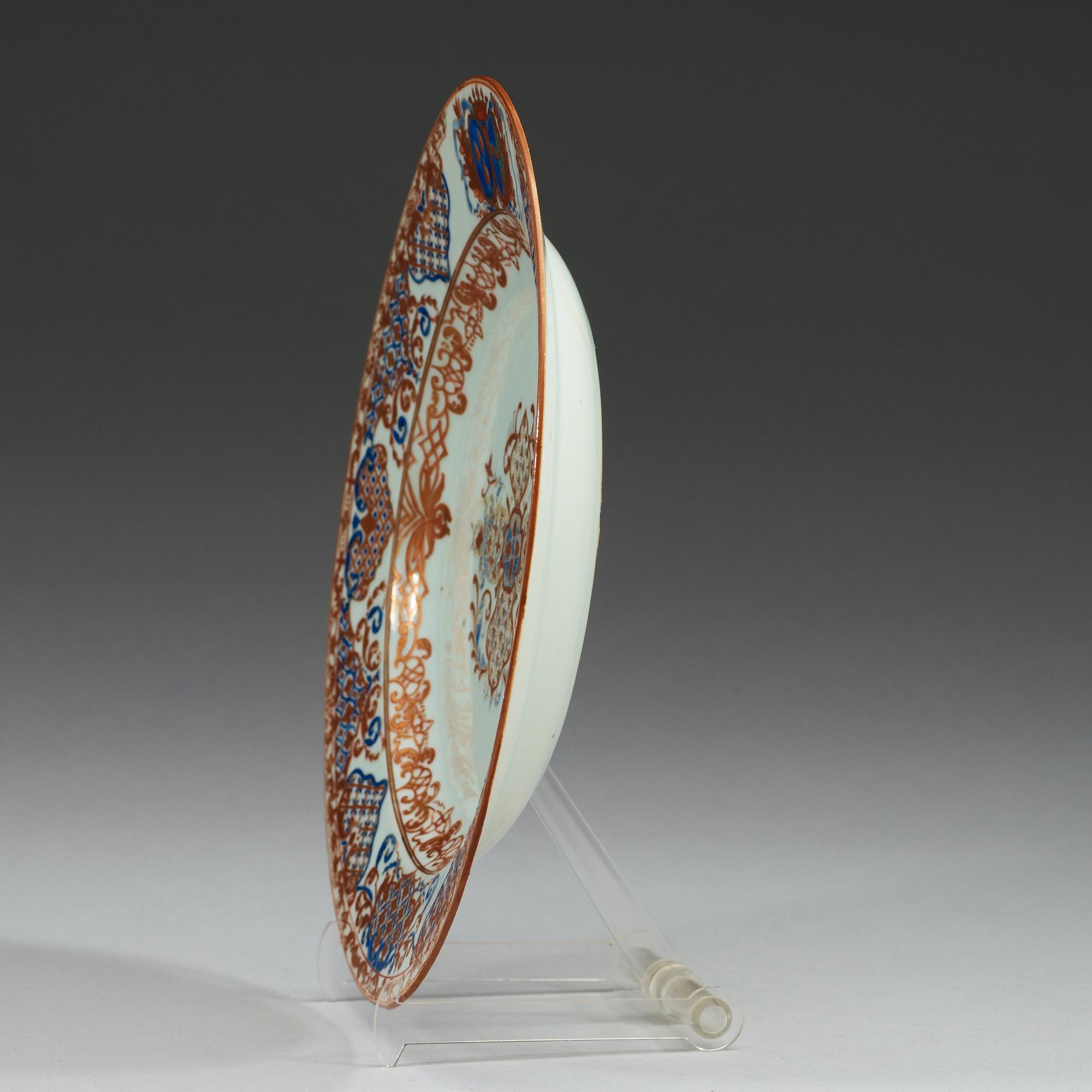 An Armorial dinner plate with the Swedish arms of Ribbing-Piper, Qing dynasty, Qianlong (1736-95).