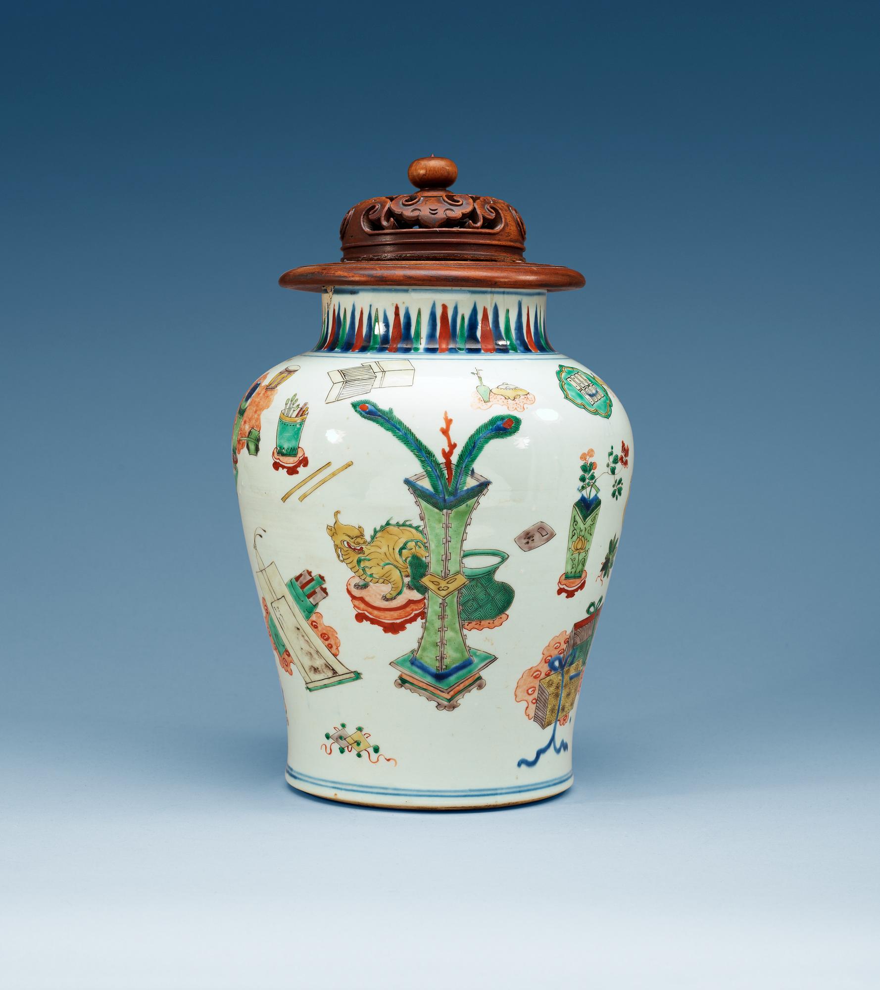 A Transitional wucai jar, 17th Century.