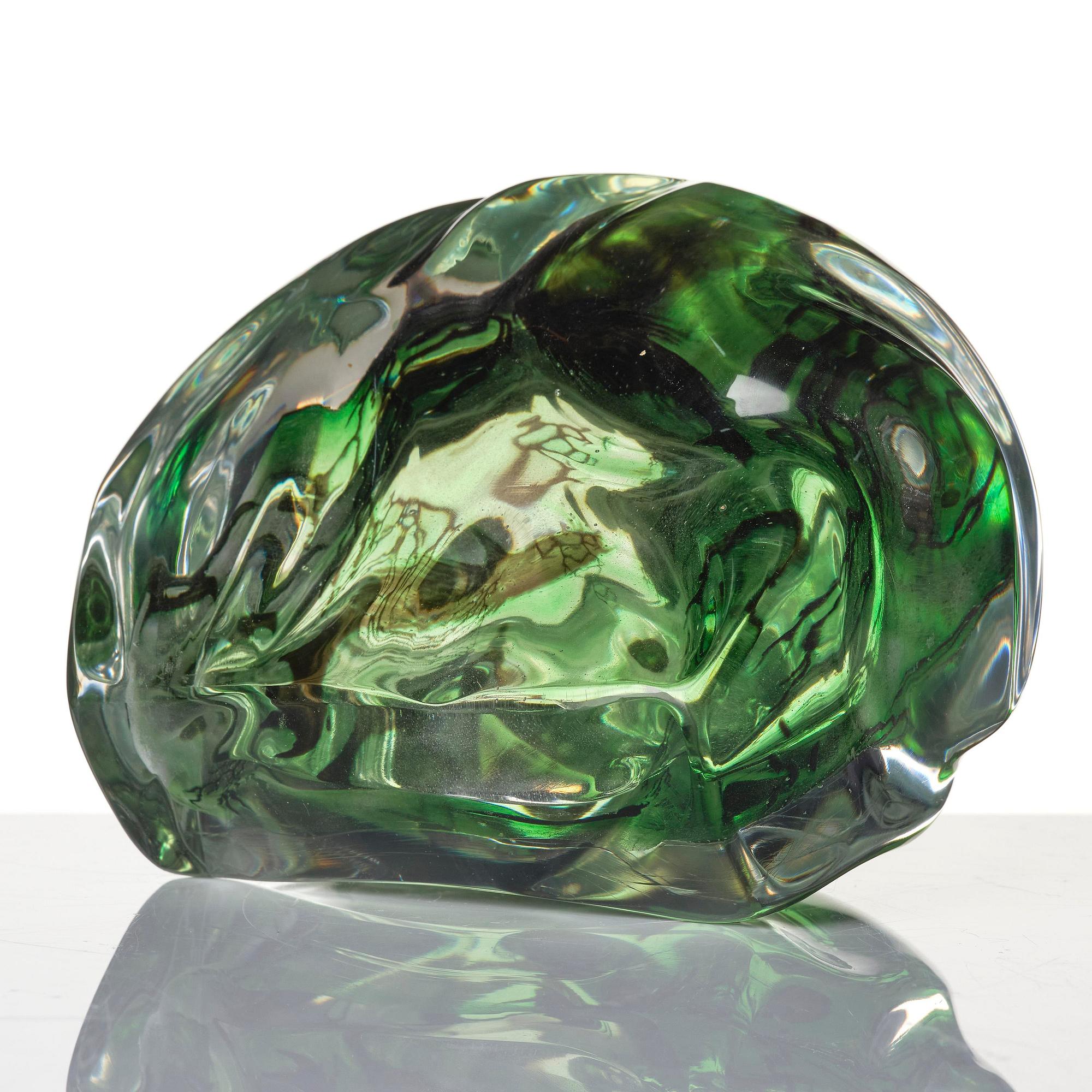 Edward Hald, a fish graal glass object, Orrefors 1944, no 1500.