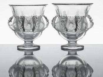 VASER, ett par, glas, "Dampierre", Lalique, Frankrike, sign. 1900-tal.