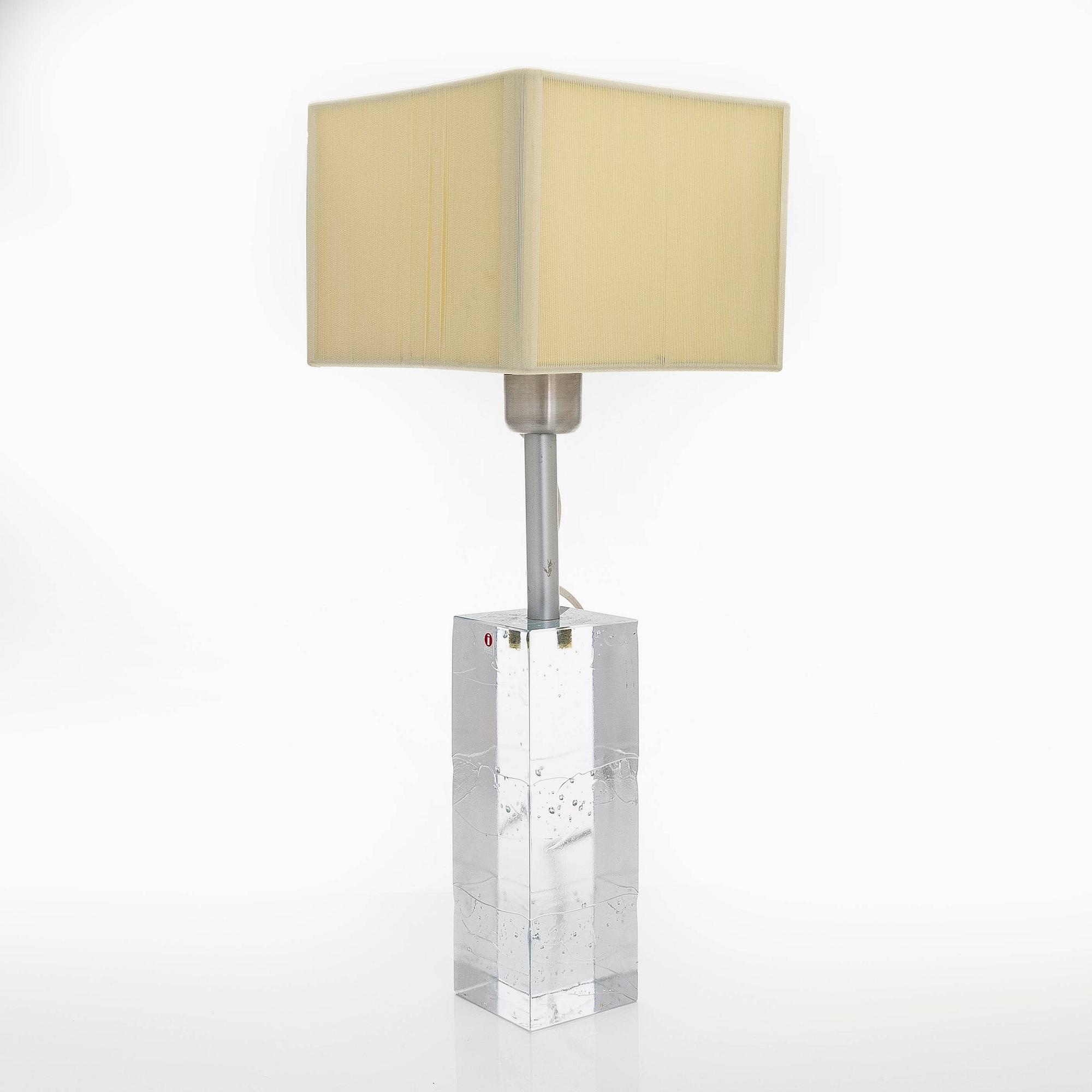 Oiva Toikka, A tablelamp for Iittala, signed Oiva Toikka Nuutajärvi.