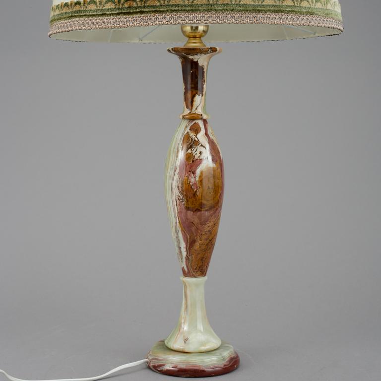 BORDSLAMPA, onyx, enligt uppgift Italien, 1900-tal.