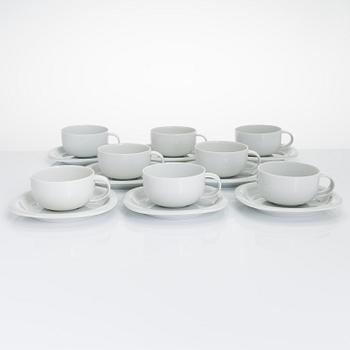 Timo Sarpaneva, A 74-piece 'Suomi' tableware set in porcelain, Rosenthal Studio-linie, 1980s. Design year 1976.