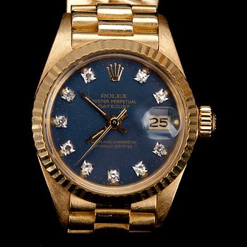 DAMARMBANDSUR, 18k guld med briljantslipade diamanter, Rolex Oyster Perpetual Datejust. Helhetsvikt 67,7 g.