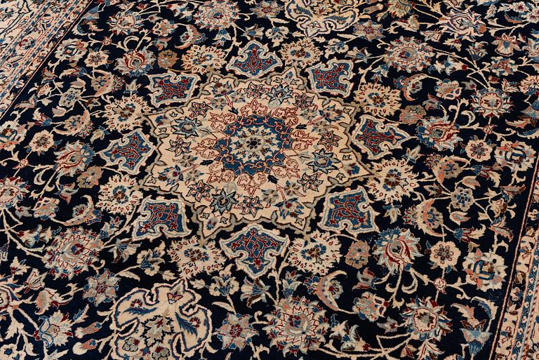 A semi-antique Nain Tudeshk carpet, c. 307 x 206 cm.