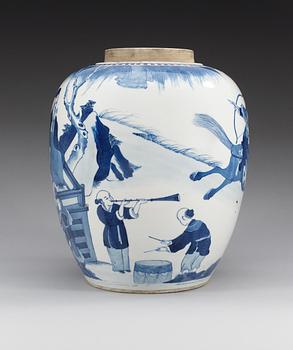 A blue and white jar, Qing dynasty, 19th Century.