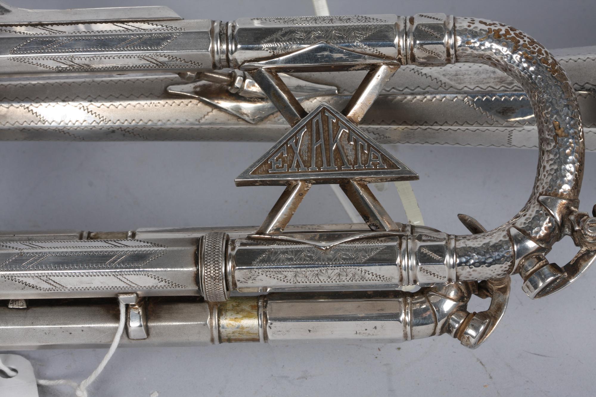 TRUMPET, vitmetall.