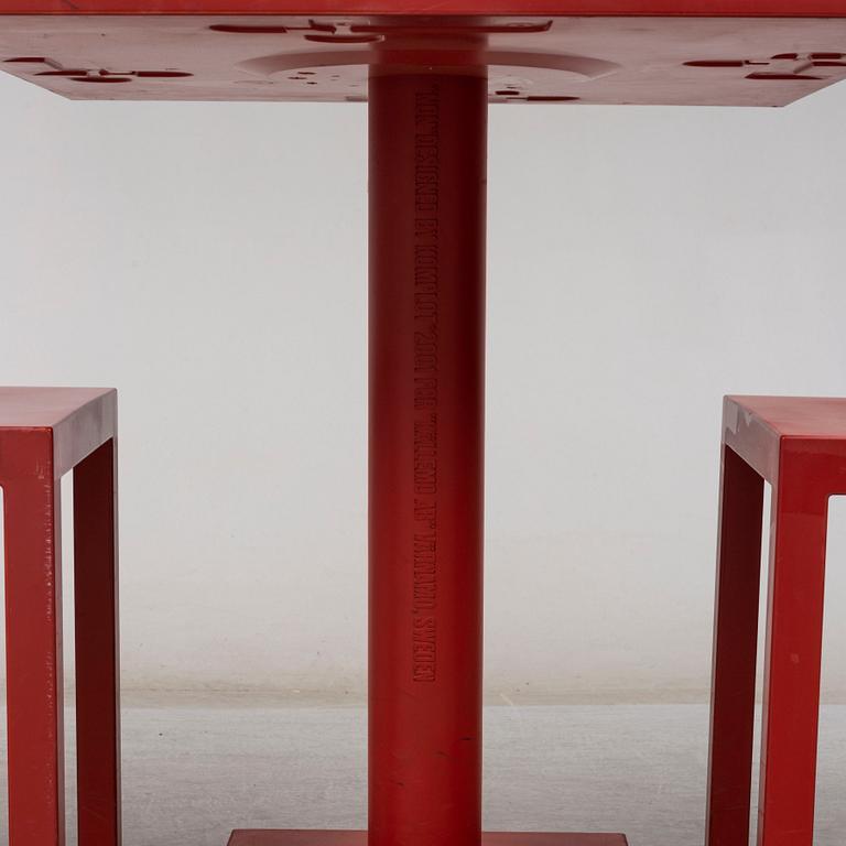 BORIS BERLIN/POUL CHRISTIANSEN, bord med två stolar, "Non", Komplot design, Källemo.