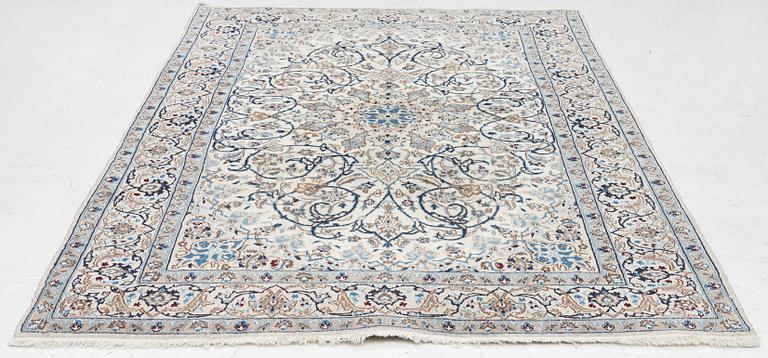 Carpet, Nain approx. 255 x 162 cm.