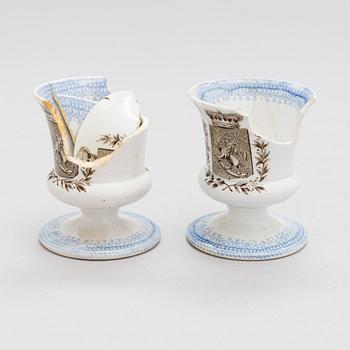 A soup tureen and egg cup with Finnish coat of arms. Possibly Charles Meigh & Son's, England (1835-1861).