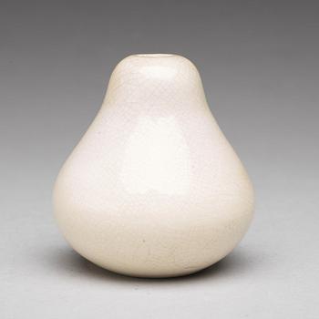 A small white ge glazed pear shaped vase/water pot, Qing dynasty, Kangxi (1662-1722).