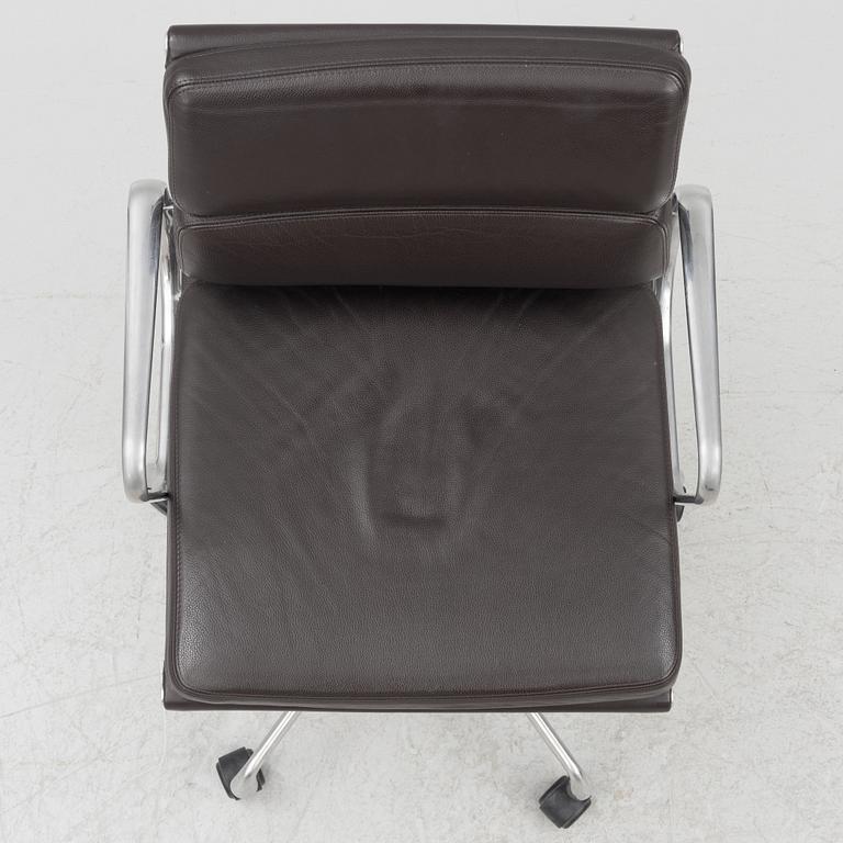 Charles & Ray Eames, office chair, "Soft Pad Chair EA217", Vitra.