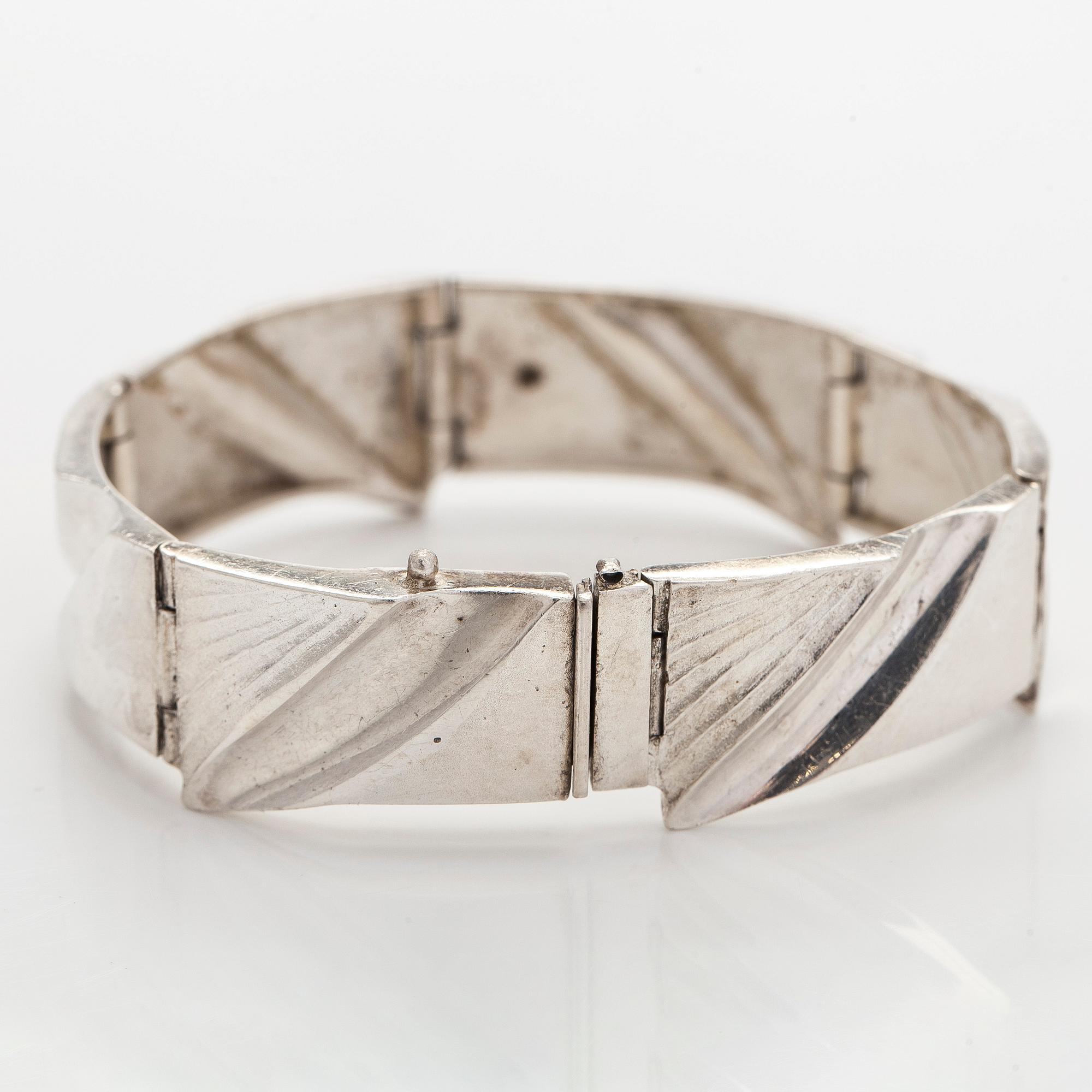 Matti Hyvärinen, bracelet, silver, Sirokoru, Turku.