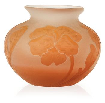 829. A Karl Lindeberg Art Nouveau cameo glass vase, Kosta, Sweden.