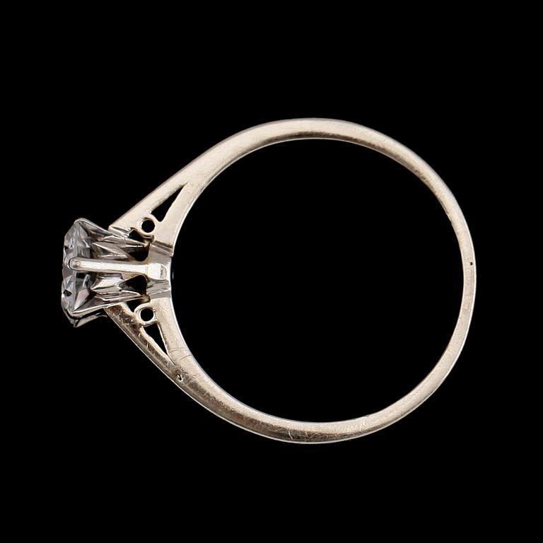 RING, 14 k vitguld, solitär briljantslipad diamant ca 1.00 ct.