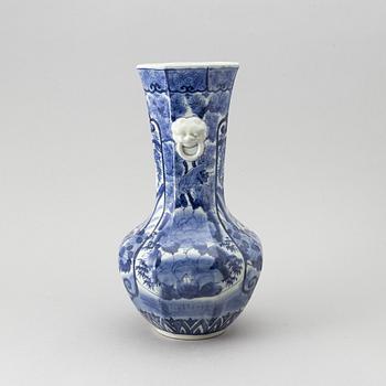 A blue and white Japanese vase, Meiji period (1862-1912).