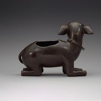 A bronze elephant censer, Qing dynasty (1644-1912).