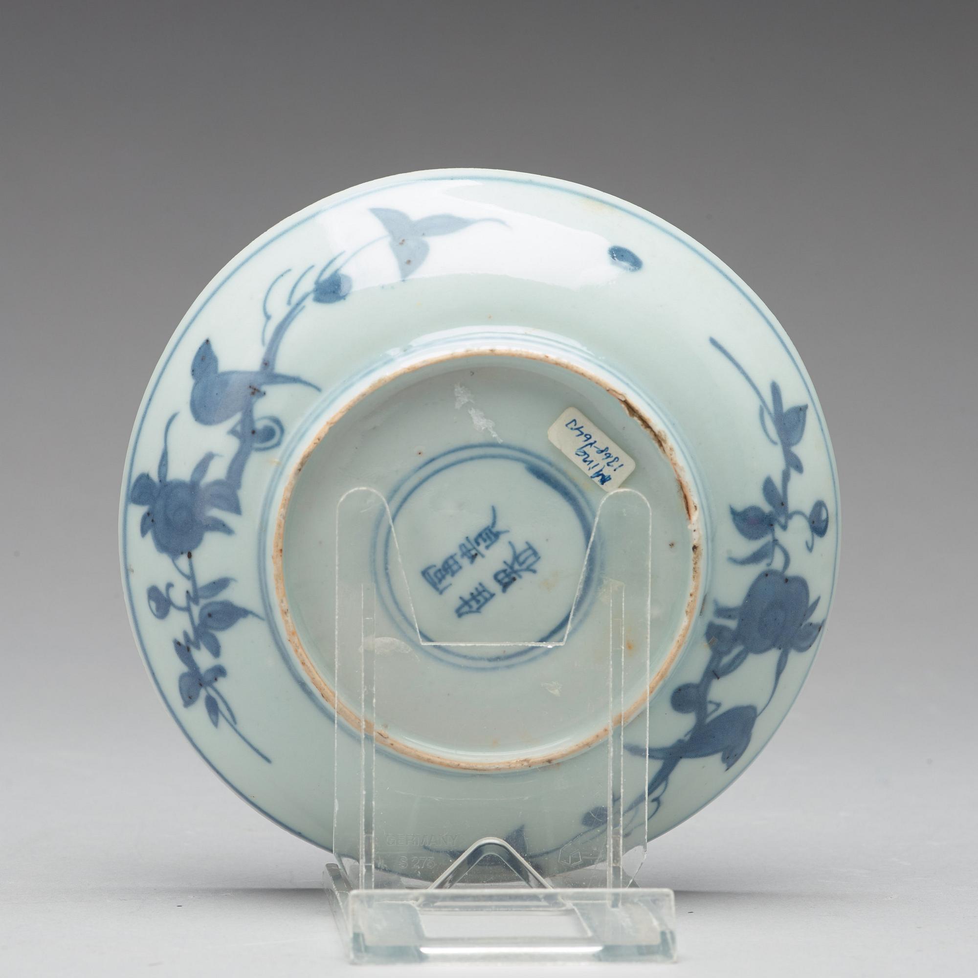 A set of 10 (9+1) blue and white dishes, Ming dynasty, Tianqi/Chongzhen.