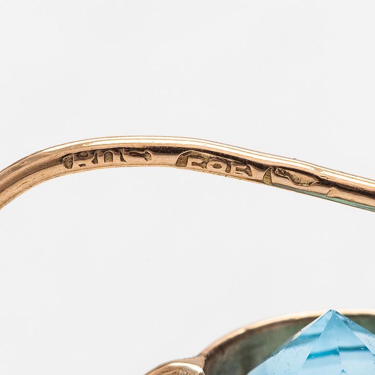 A pair of 14K gold earrings with topazes, Helsinki.