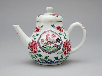 TEKANNA, porslin, Yongzheng/Qianlong Kina 1700-tal.