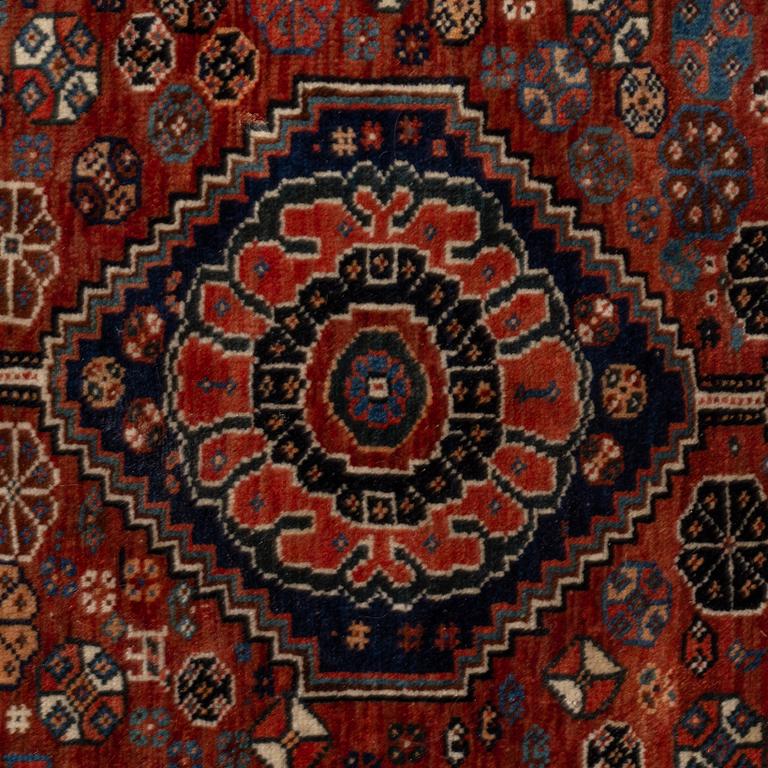 A rug, semi-antique Kashgai, ca 210 x 159 cm.