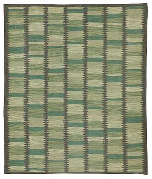 227. Berit Koenig, A CARPET, "Viggen, grön", flat weave, ca 292 x 245,5 cm, signed SH BK (Svensk Hemslöjd, Berit Koenig).