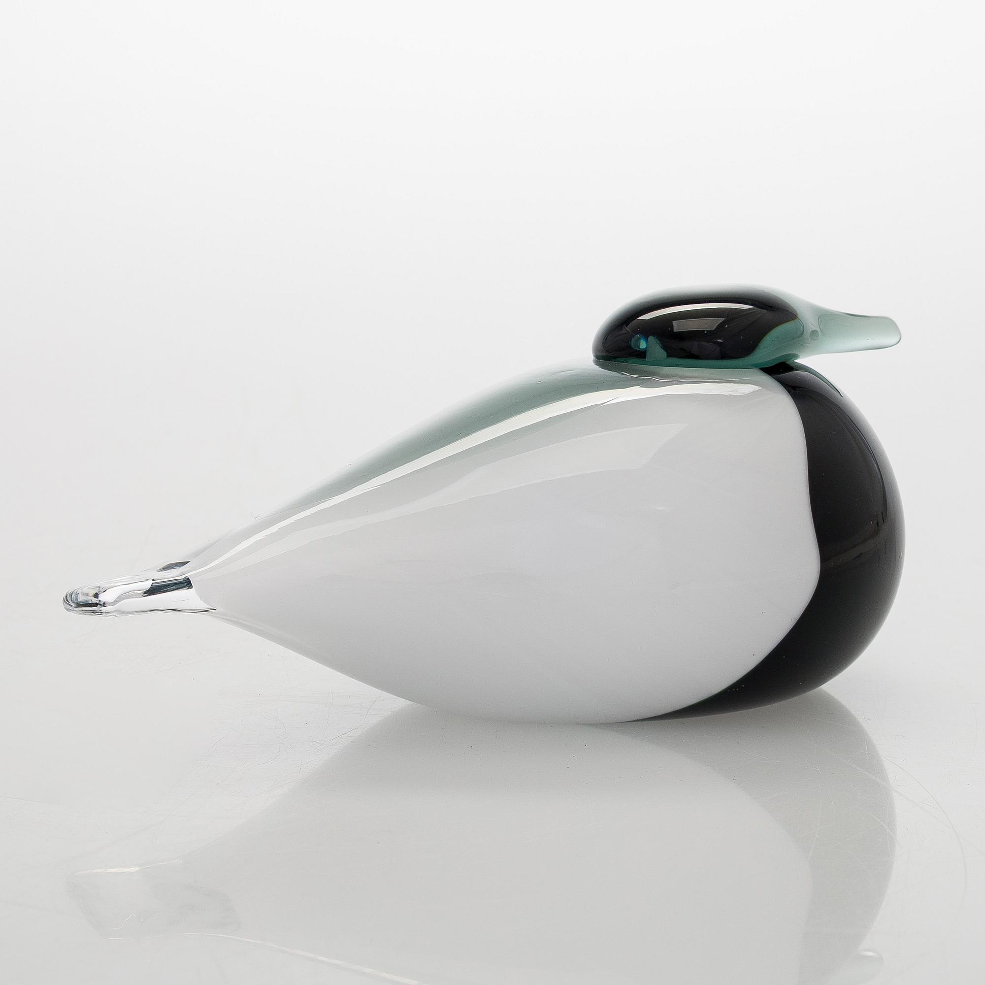 Oiva Toikka, a 'Smew' glass bird, signed O. Toikka Nuutajärvi.