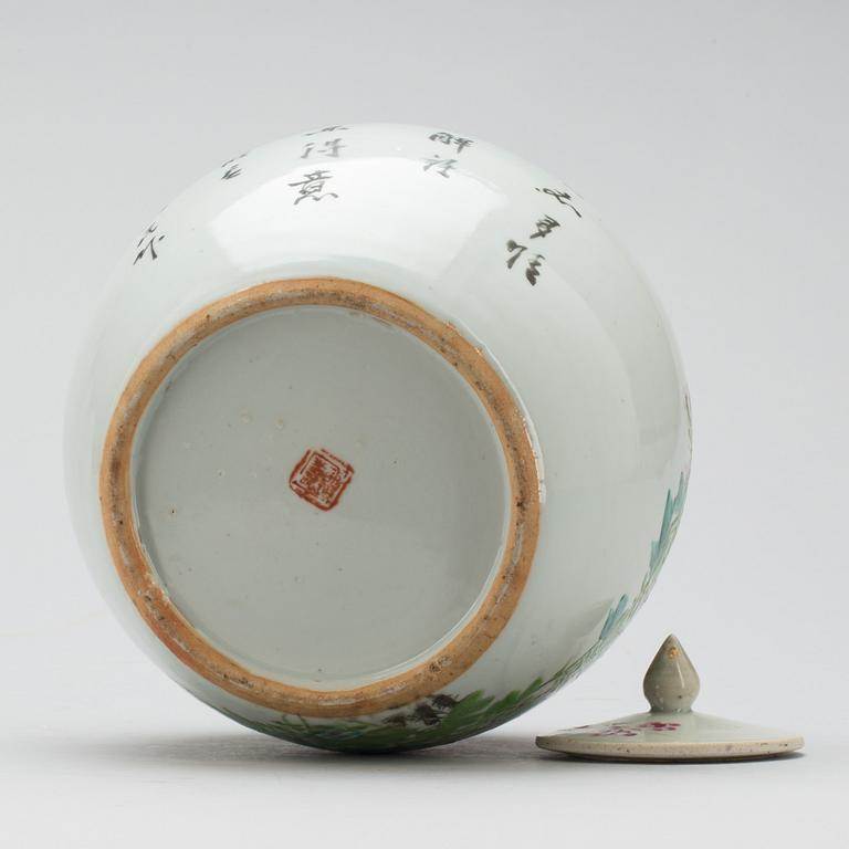 BOJAN MED LOCK, porslin. Kina, sekelskiftet 1900.