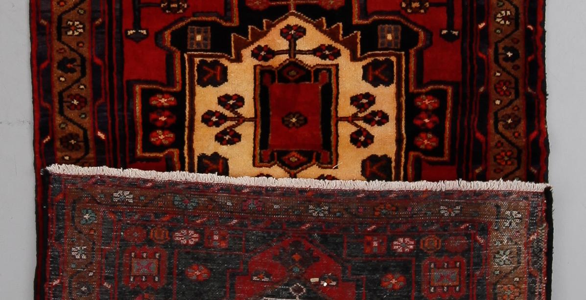 MATTA, Saveh, ca 306 x 105 cm.