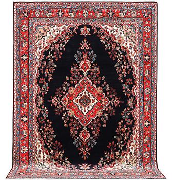 A Hamadan carpet, c. 298 x 215 cm.