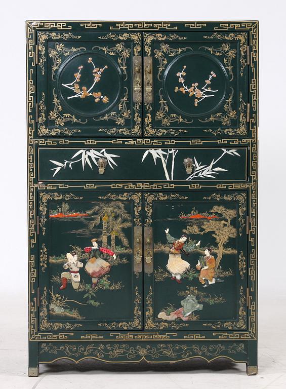 SKÅP, orientalisk, 1900/2000-tal.