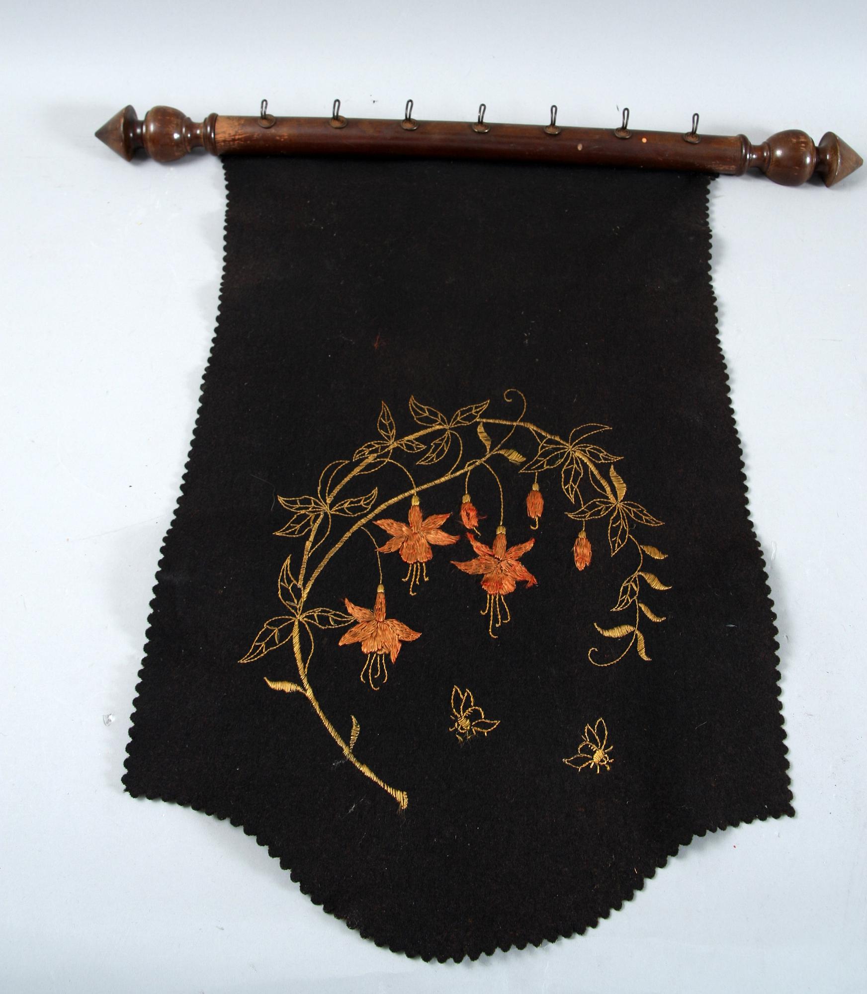 PIPOR, 4 st, bl a porslin, 1800/1900-tal.