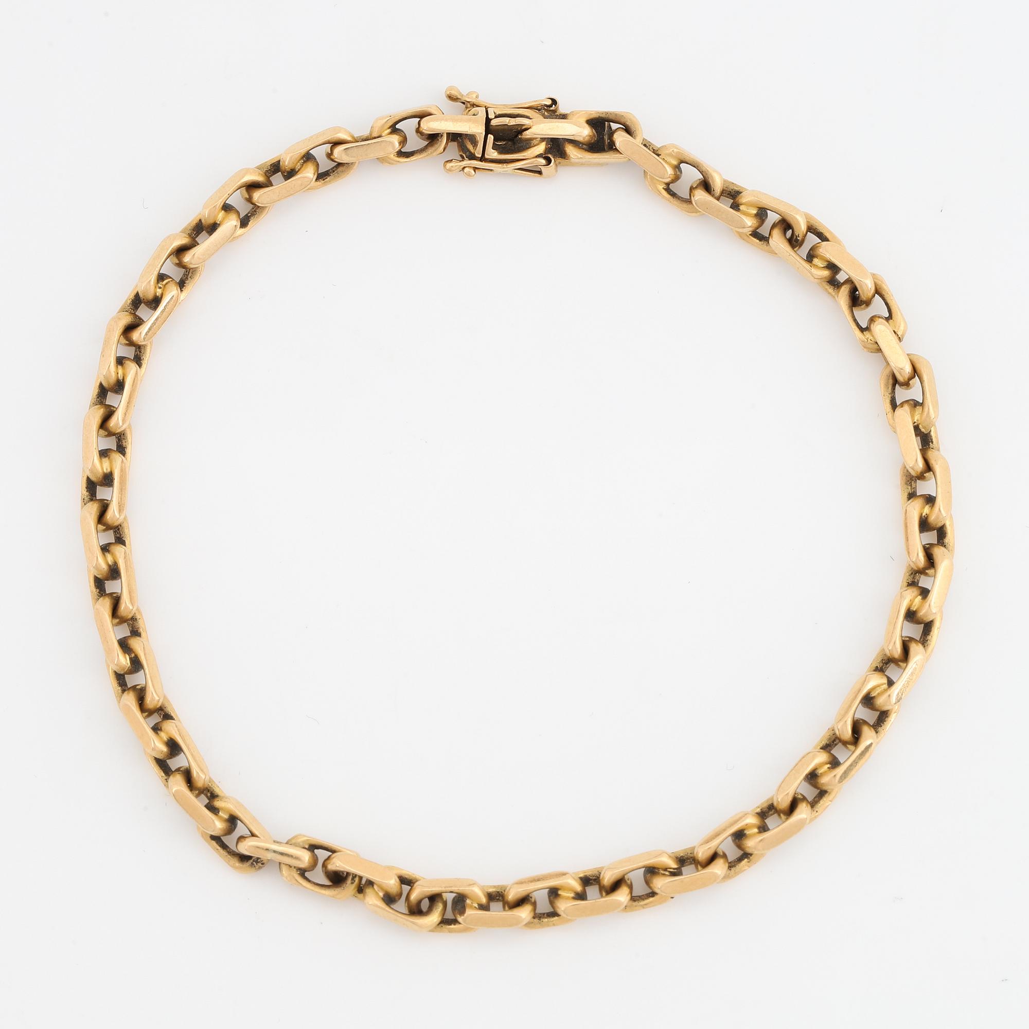 18K gold bracelet.