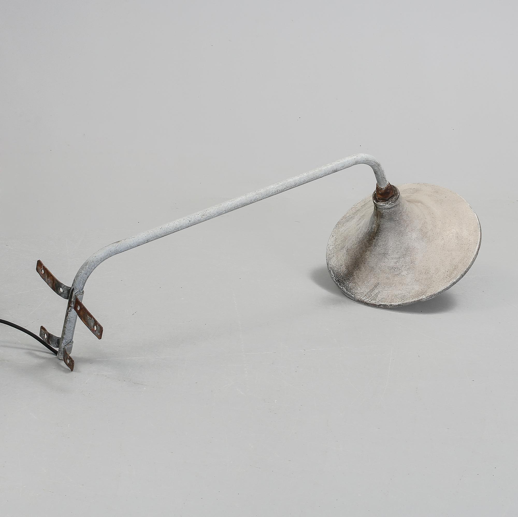 INDUSTRILAMPA, metall, 1900-tal.