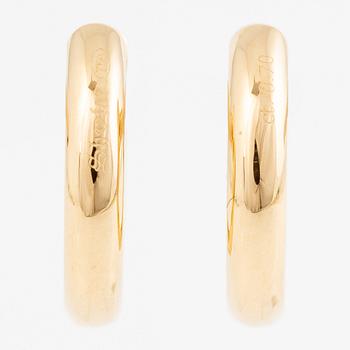 Hoop earrings, 18K gold with brilliant-cut diamonds.