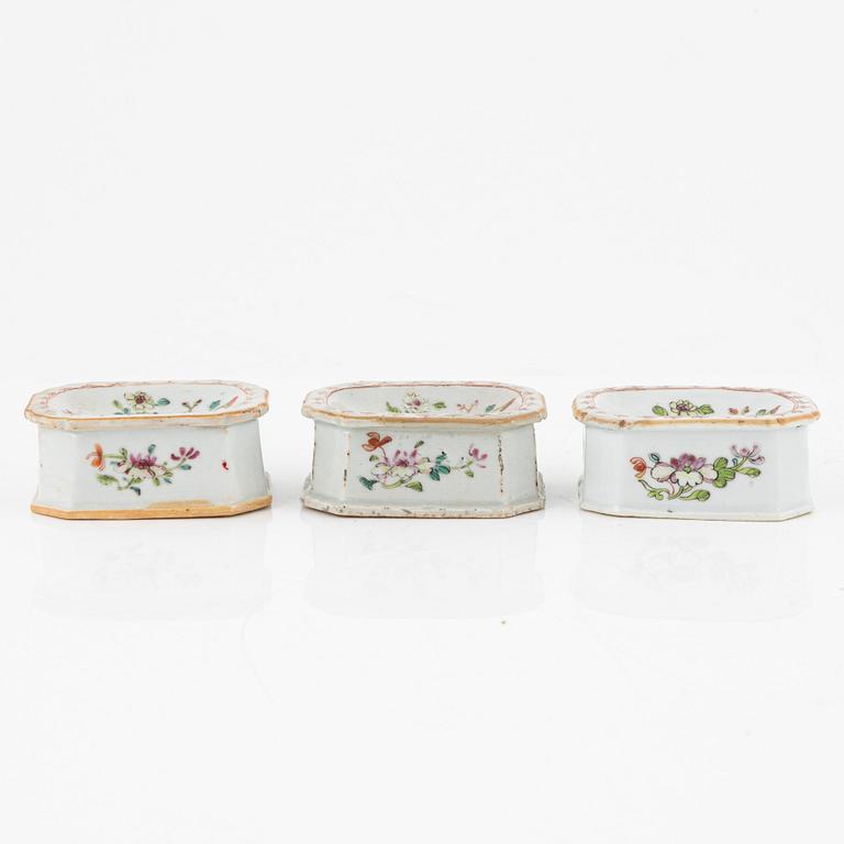 A set of three famille rose salts, Qing dynasty, Qianlong (1736-95).