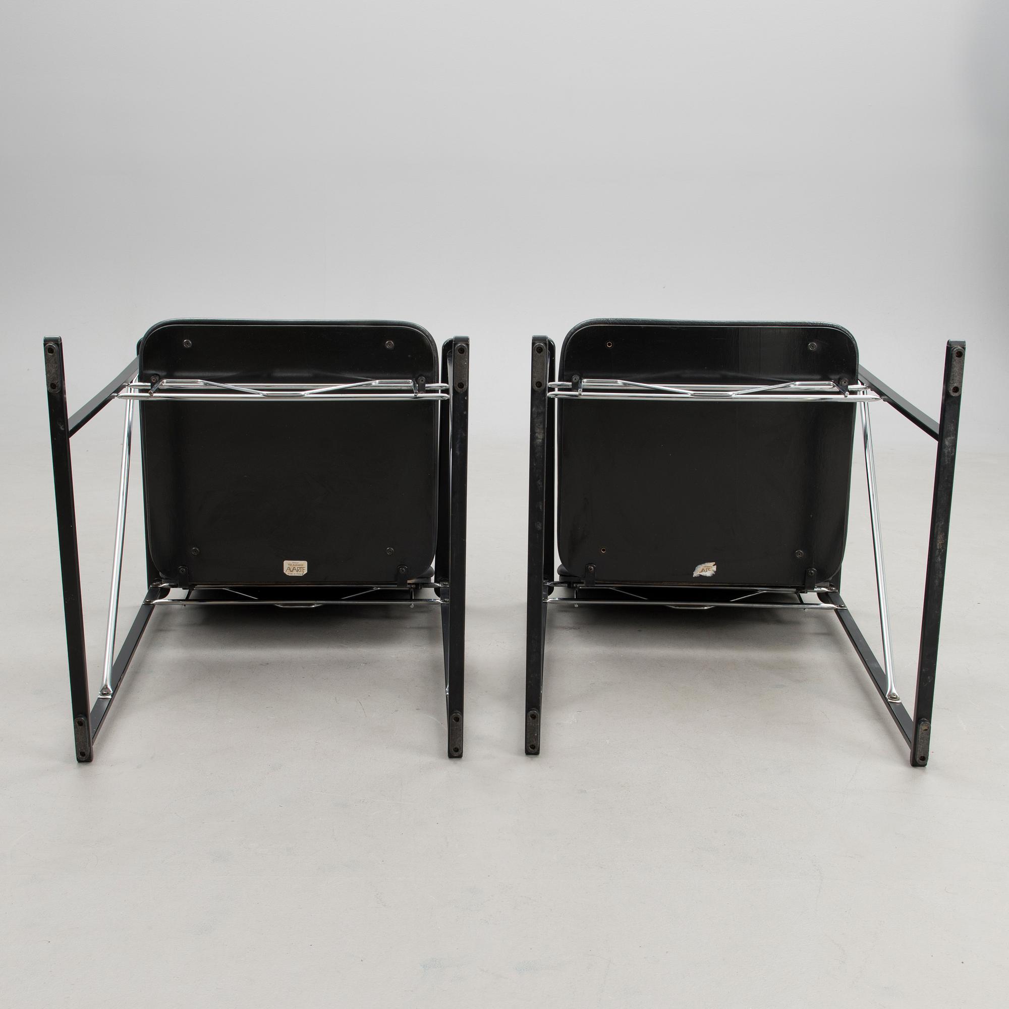 A pair of A-500 chairs for Avarte. Design year 1985.